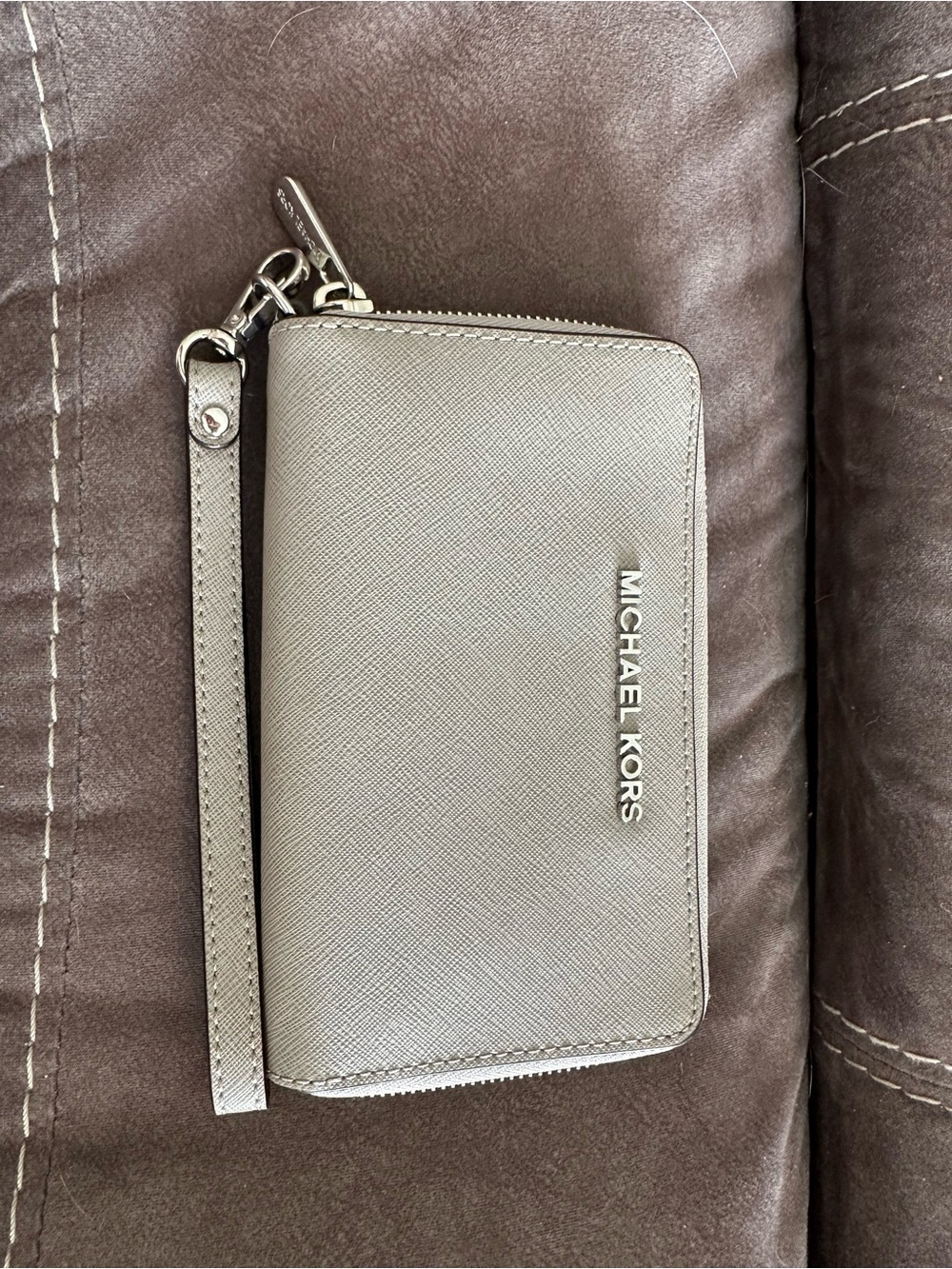Michael Kors Large Pebbled Leather Smartphone Wristlet